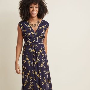 Serene Dream Maxi Dress in Navy Blossom